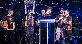 无畏契约手游开学季福利大放送 新版本更新全新角色风暴之巅地图